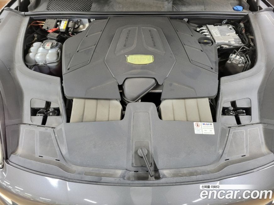 Porsche Cayenne 2021