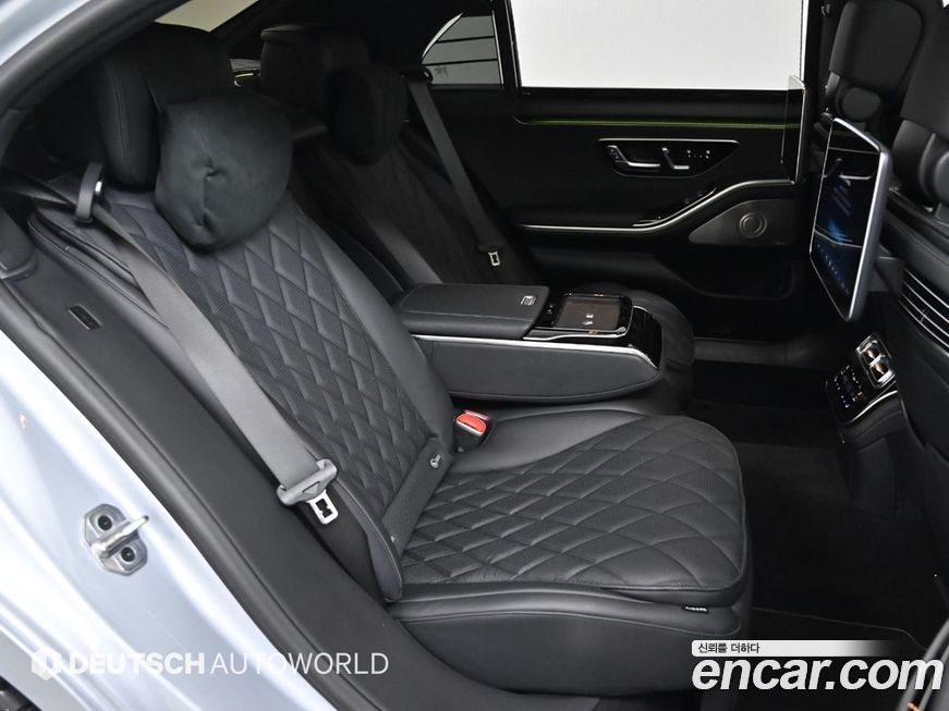 Mercedes-Benz S-Class 2024