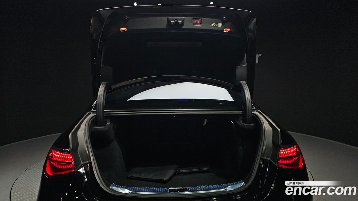 Mercedes-Benz S-Class 2023
