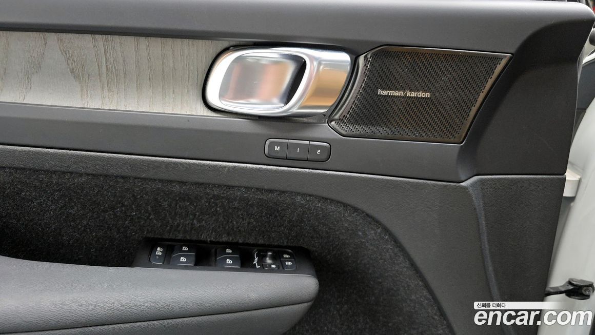 Volvo XC40 2021