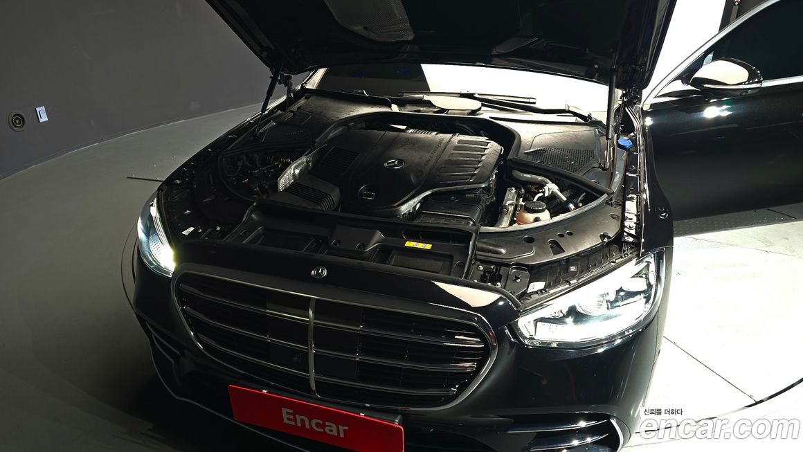 Mercedes-Benz S-Class 2024