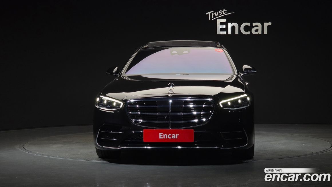 Mercedes-Benz S-Class 2024