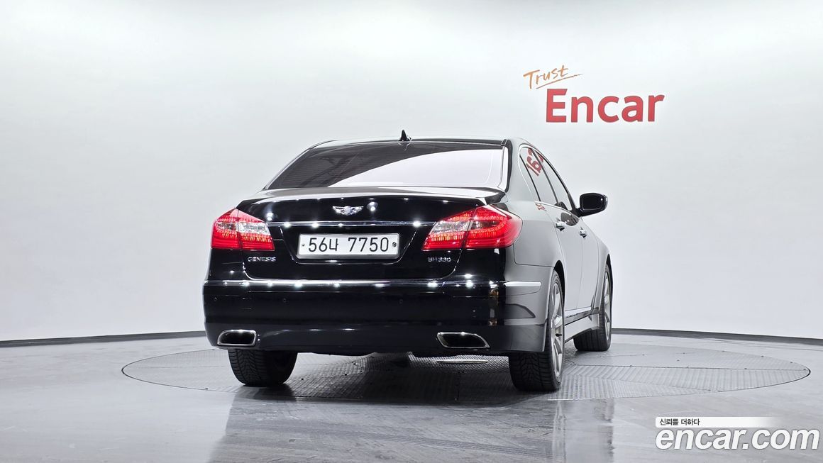 Hyundai Genesis 2012