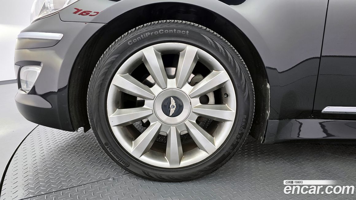 Hyundai Genesis 2012