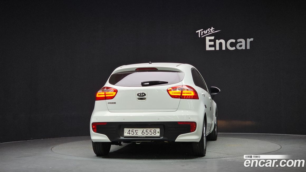 Kia pride 2015
