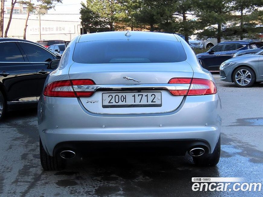 Jaguar XF 2013