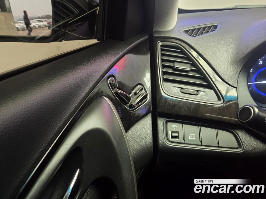 Hyundai Grandeur 2012