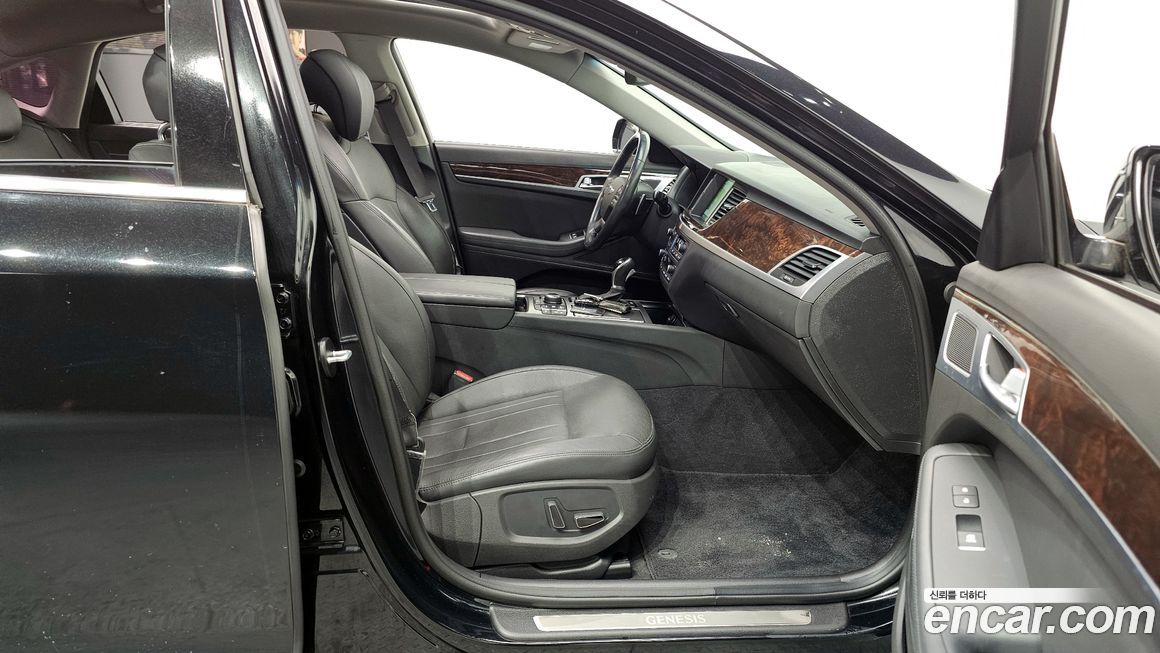 Hyundai Genesis 2016