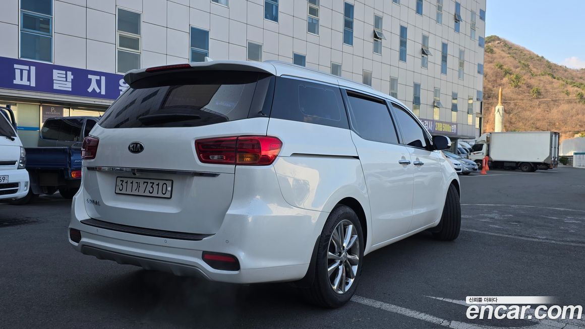 Kia Canival 2019