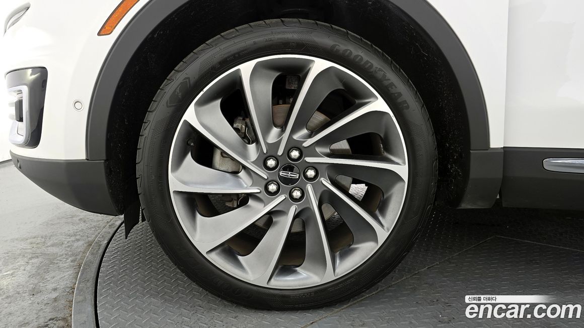 Lincoln Nautilus 2020