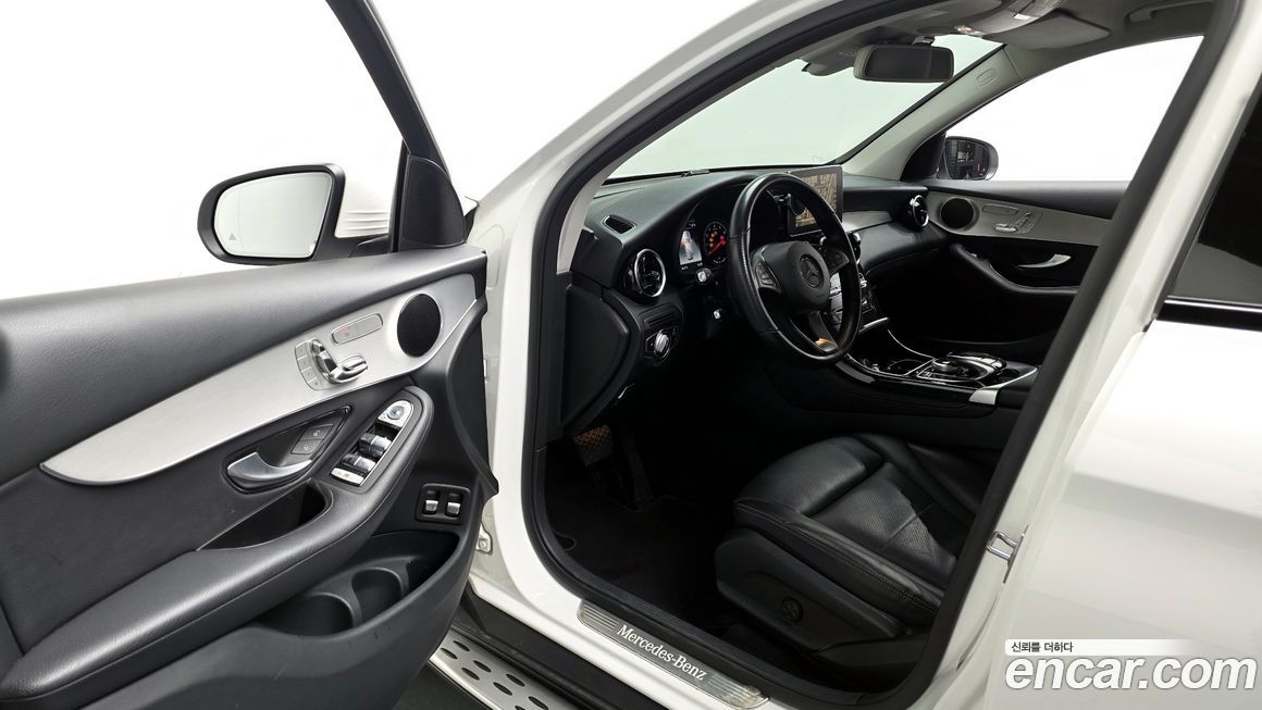 Mercedes-Benz GLC-Class 2019