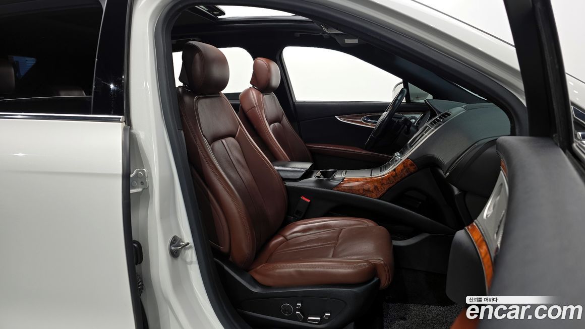 Lincoln Nautilus 2020