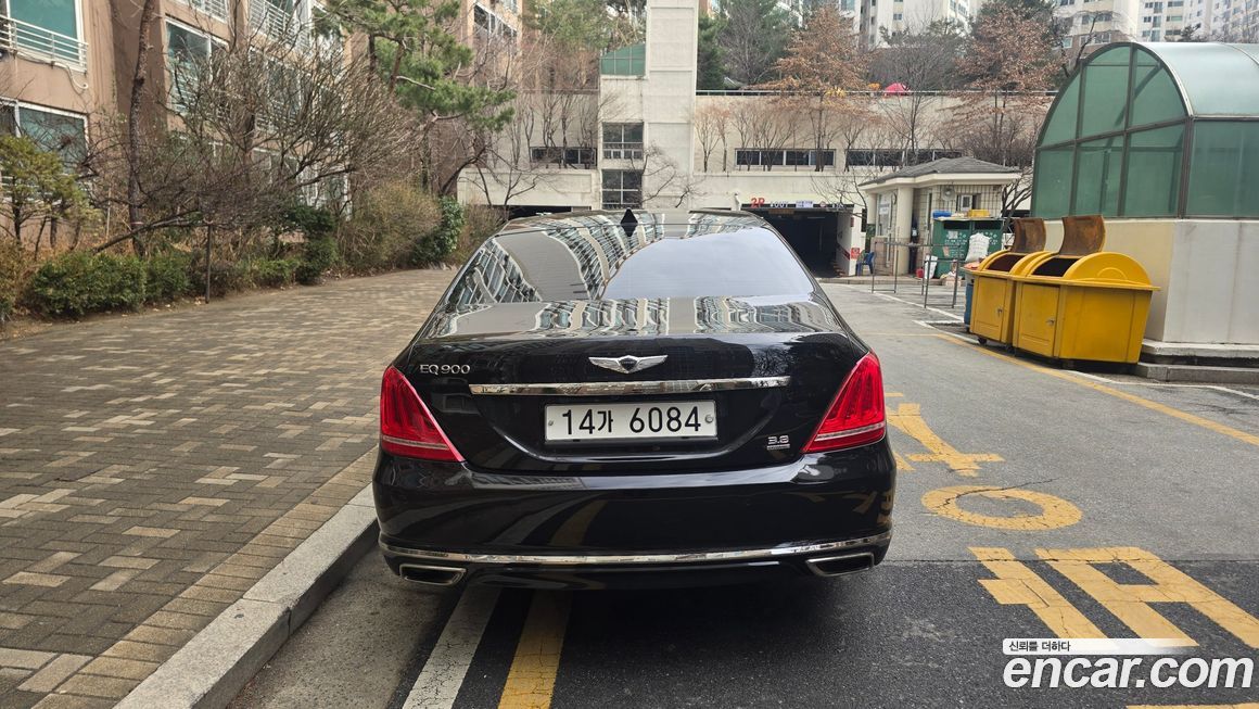 Genesis EQ900 2018