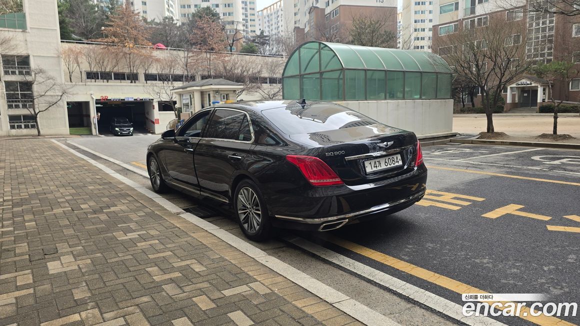 Genesis EQ900 2018