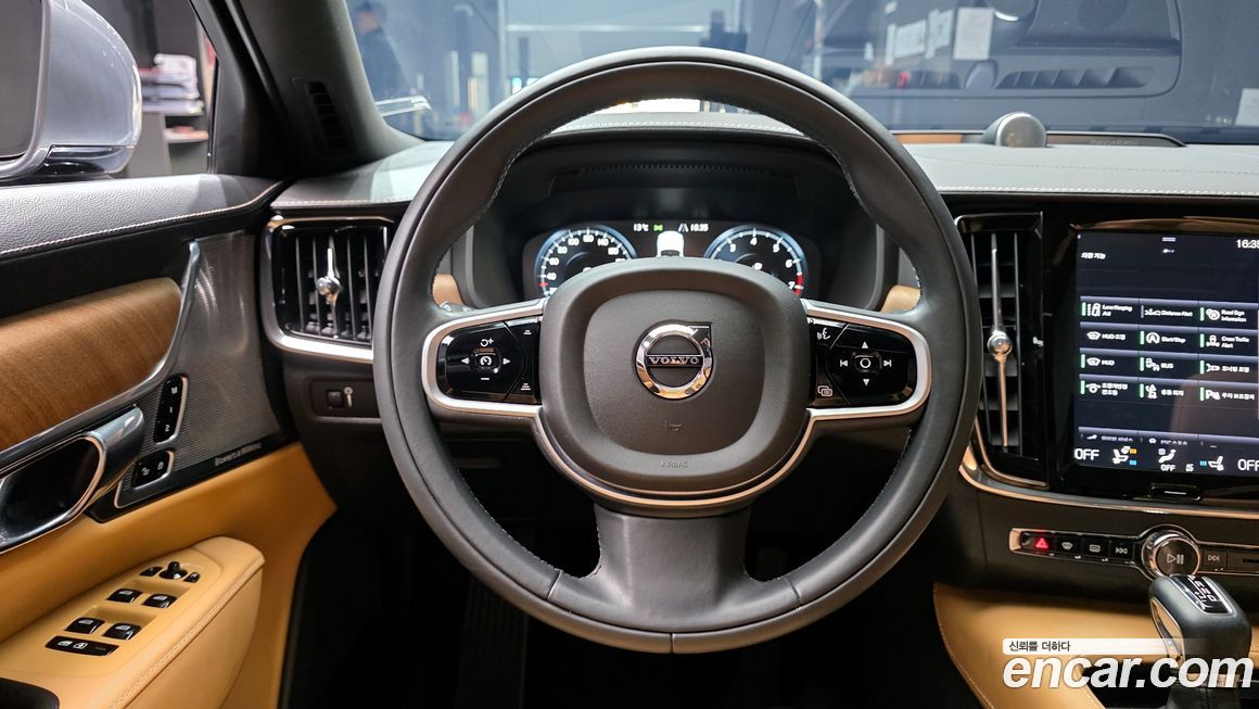 Volvo S90 2019