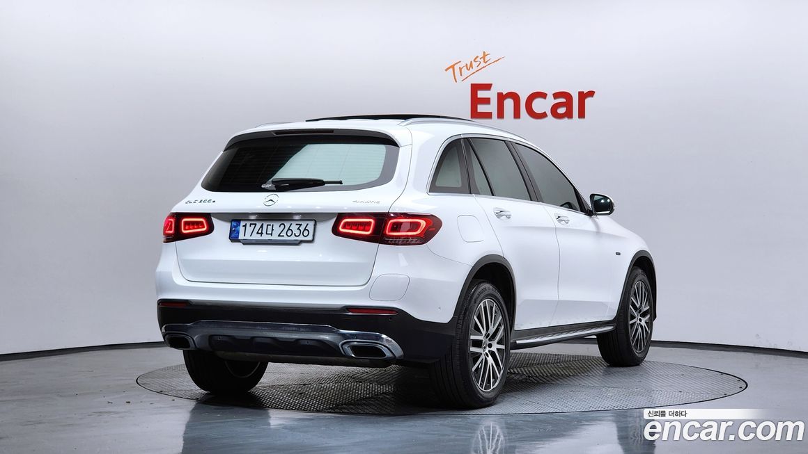 Mercedes-Benz GLC-Class 2021