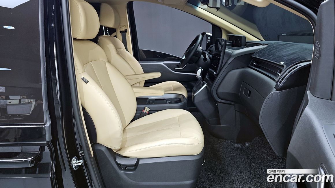 Hyundai Staria 2024