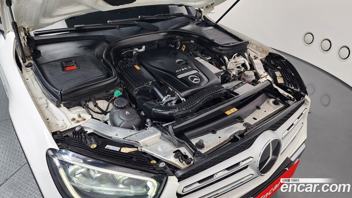 Mercedes-Benz GLC-Class 2021