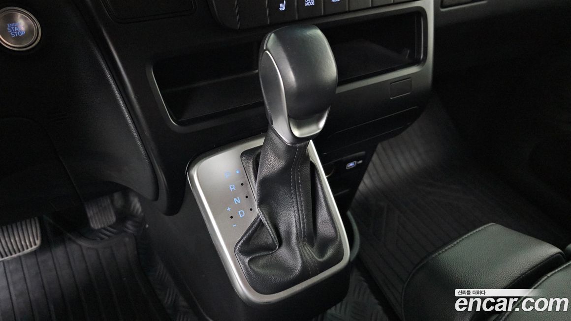 Hyundai Staria 2024