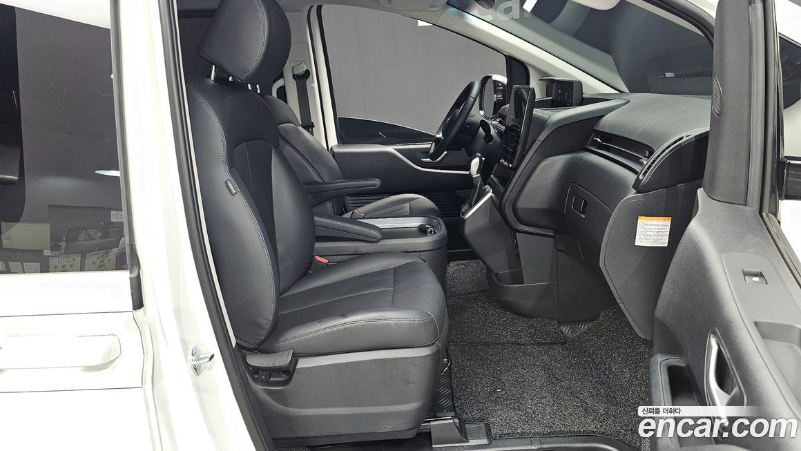 Hyundai Staria 2025