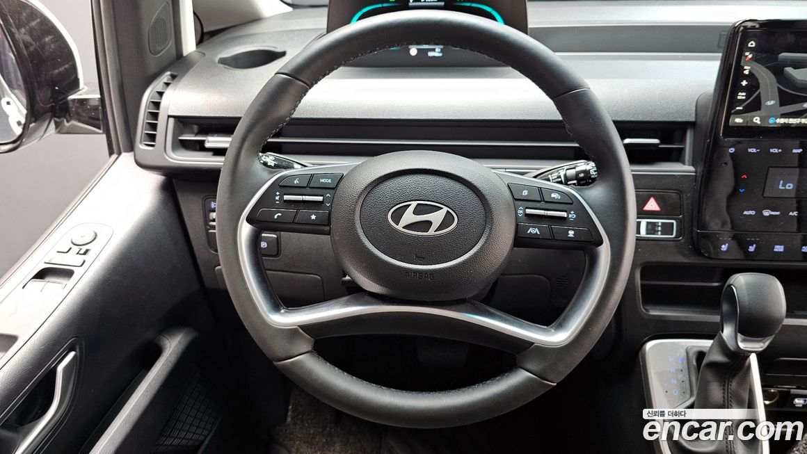 Hyundai Staria 2025