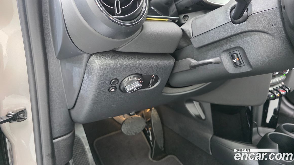 Mini Cooper Convertible 2024