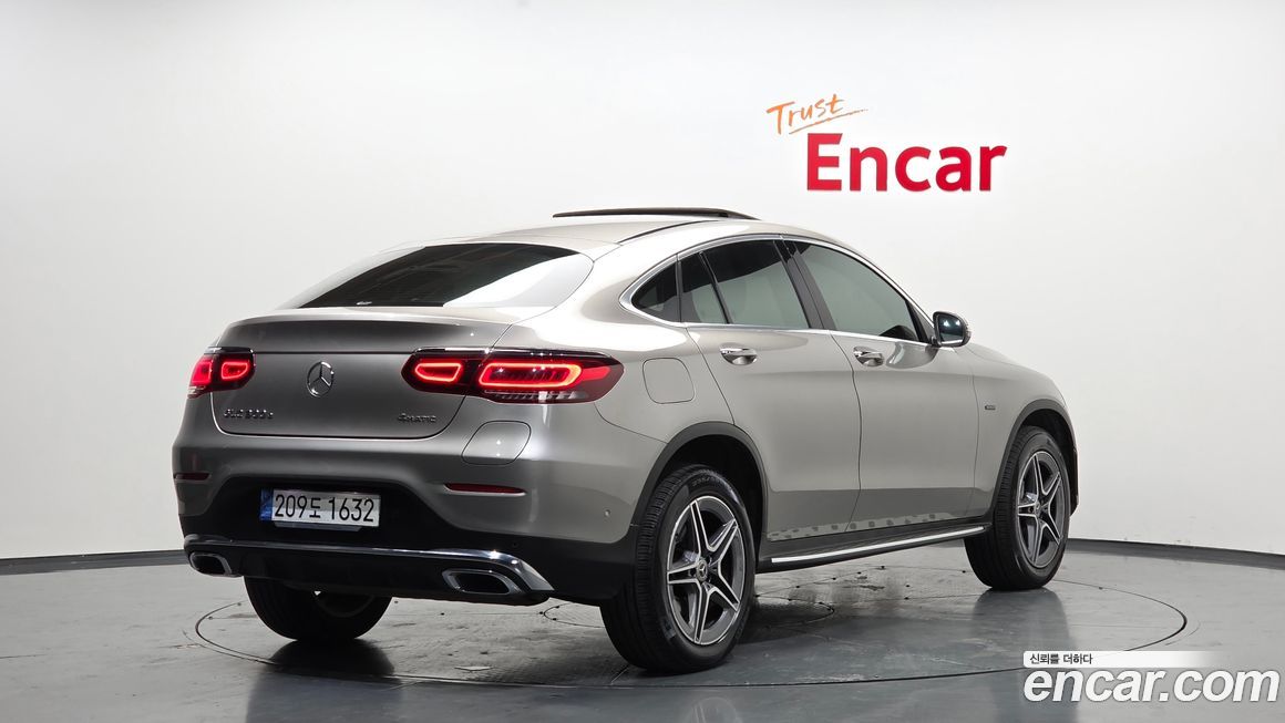 Mercedes-Benz GLC-Class 2021