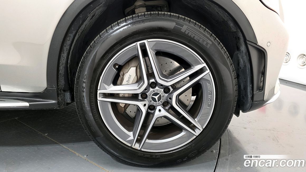 Mercedes-Benz GLC-Class 2021