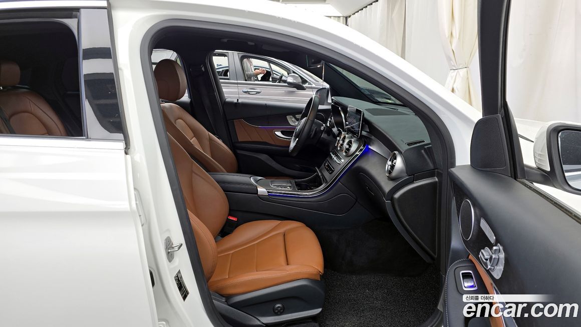 Mercedes-Benz GLC-Class 2021