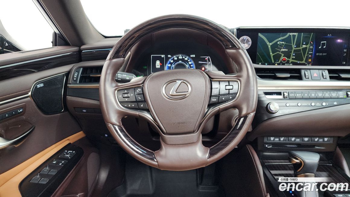 Lexus ES 2021