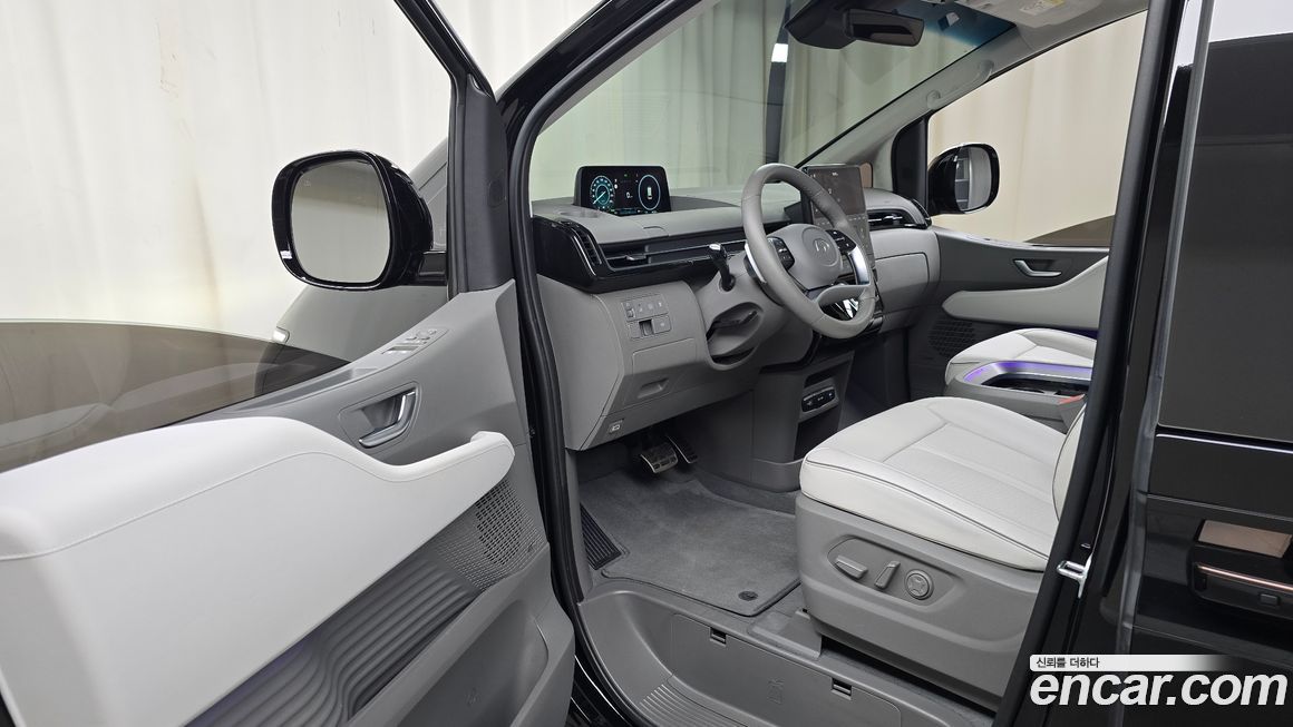 Hyundai Staria 2025
