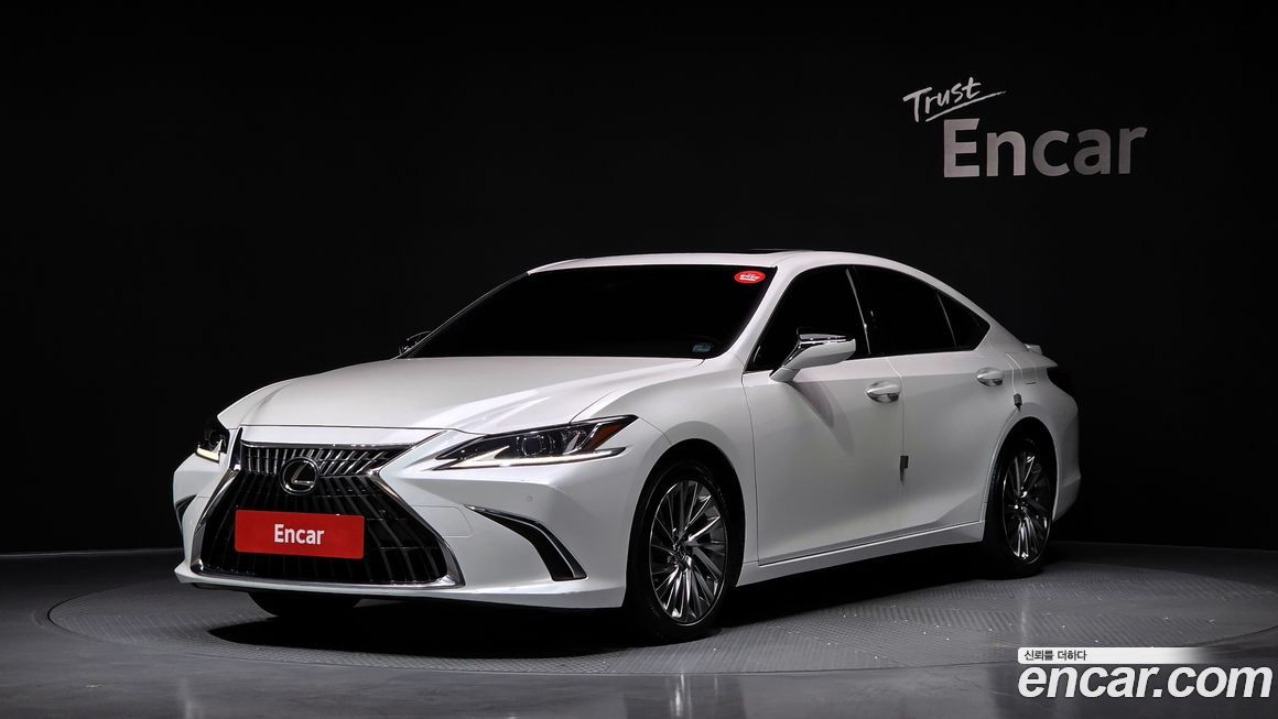 Lexus ES 2024