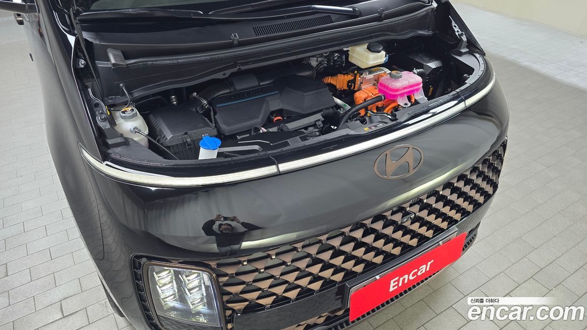 Hyundai Staria 2025