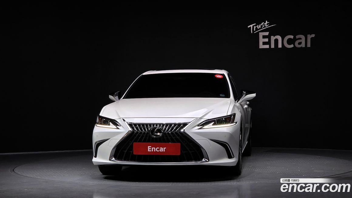 Lexus ES 2024