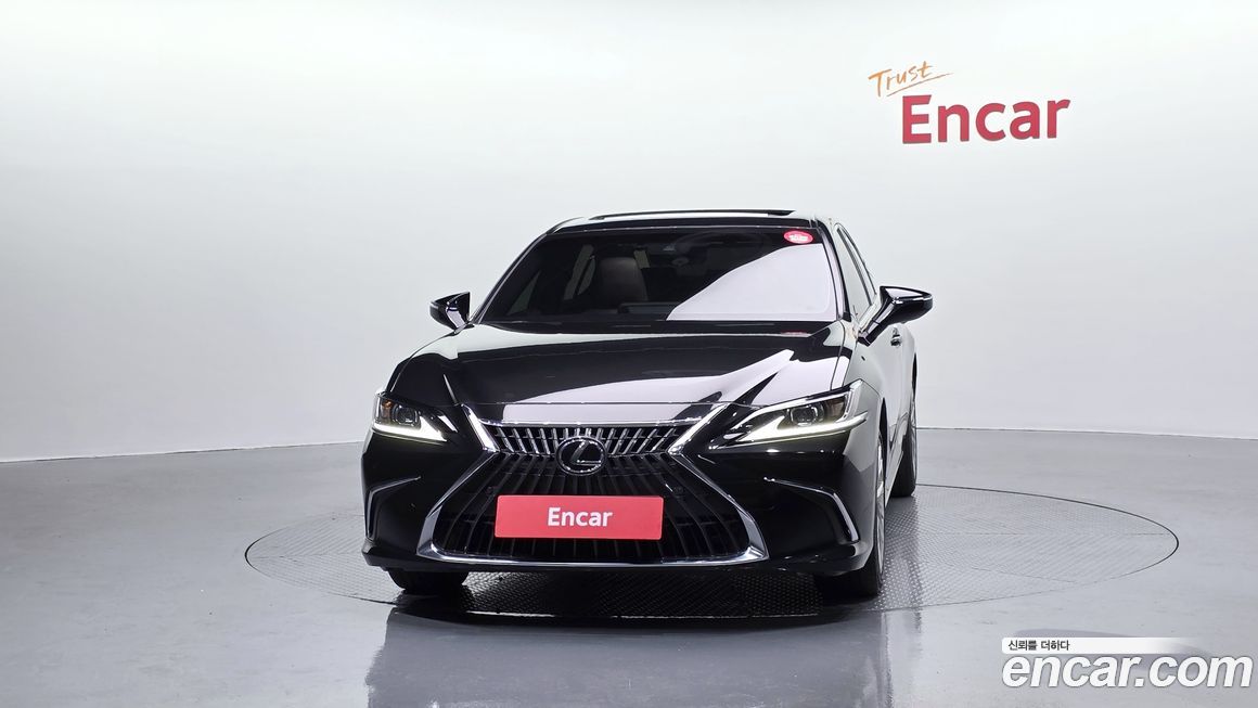 Lexus ES 2023