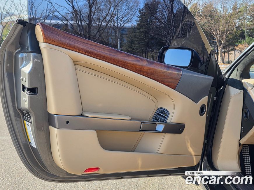 Astonmartin DB9 2006