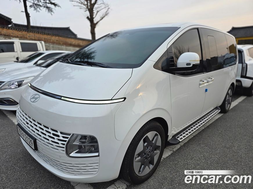 Hyundai Staria 2025