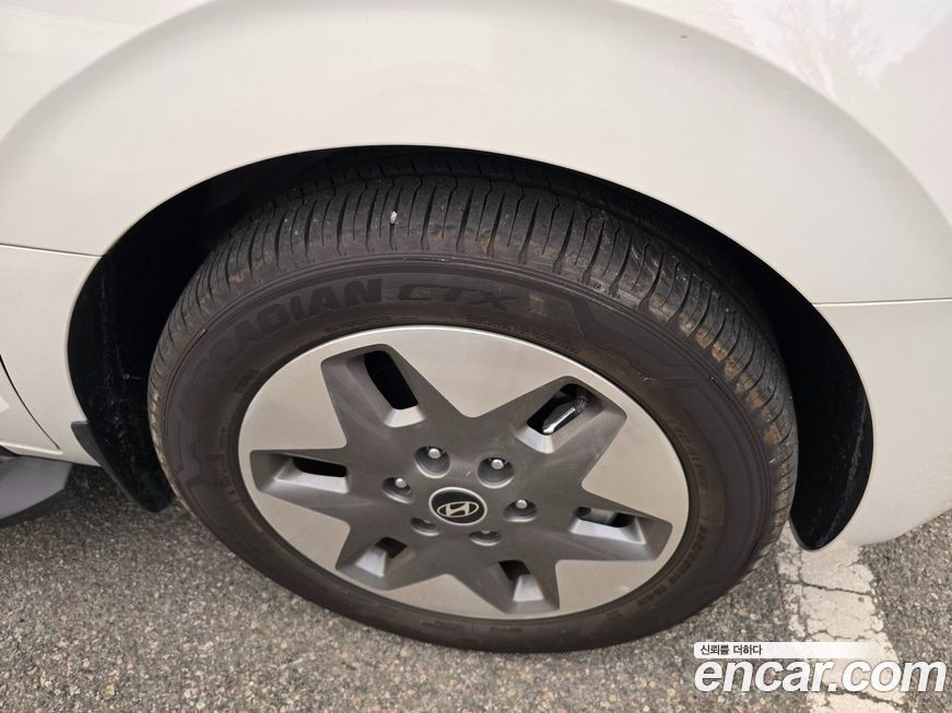 Hyundai Staria 2025