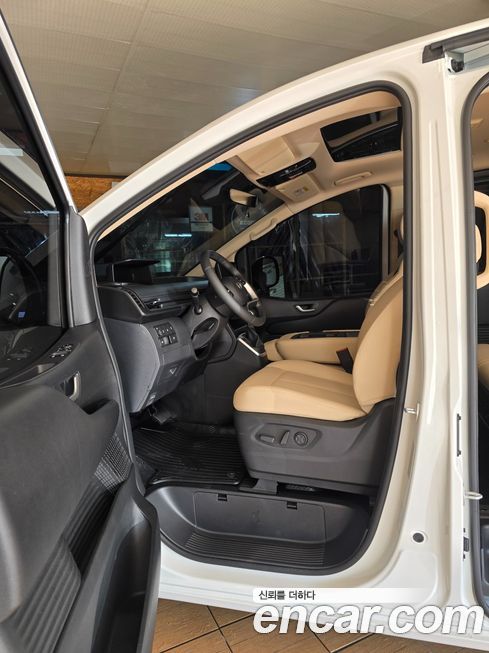 Hyundai Staria 2025