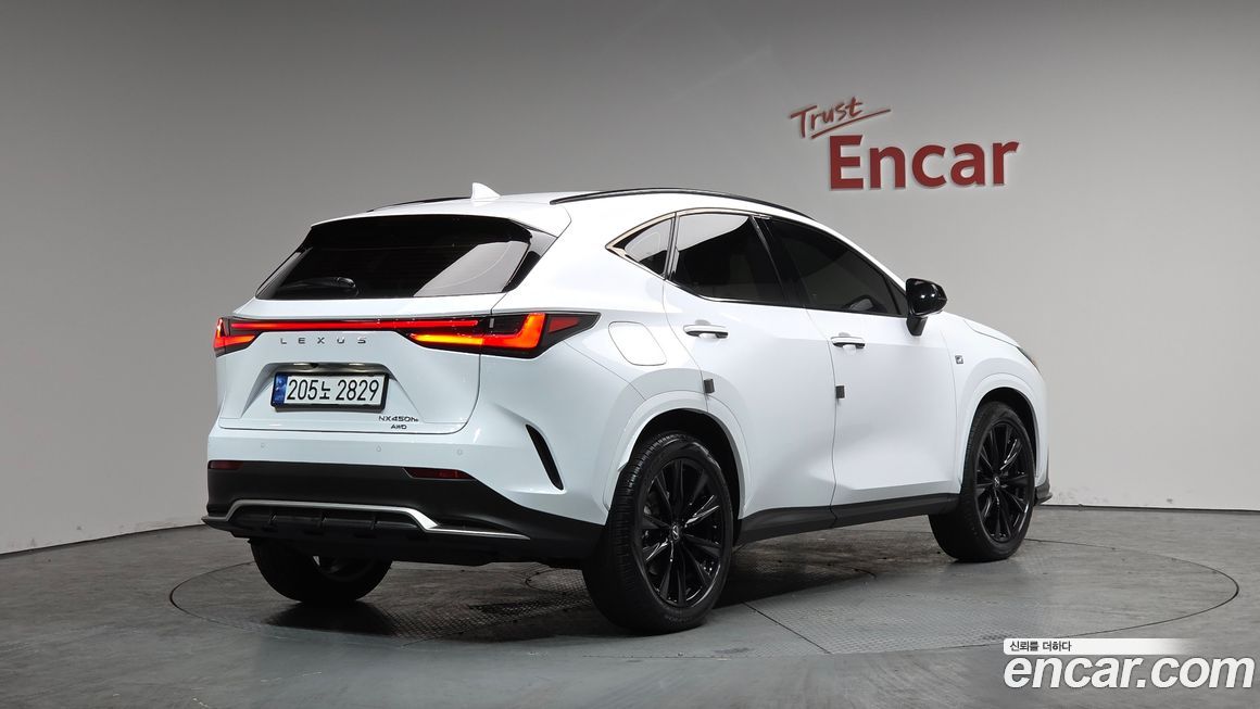 Lexus NX 2024
