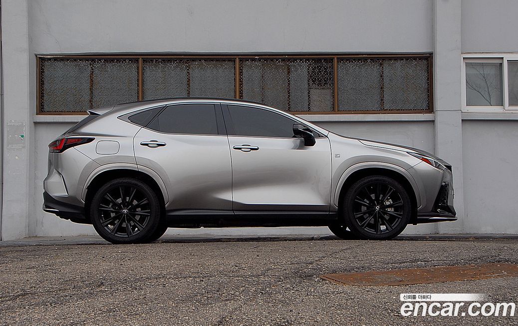 Lexus NX 2023