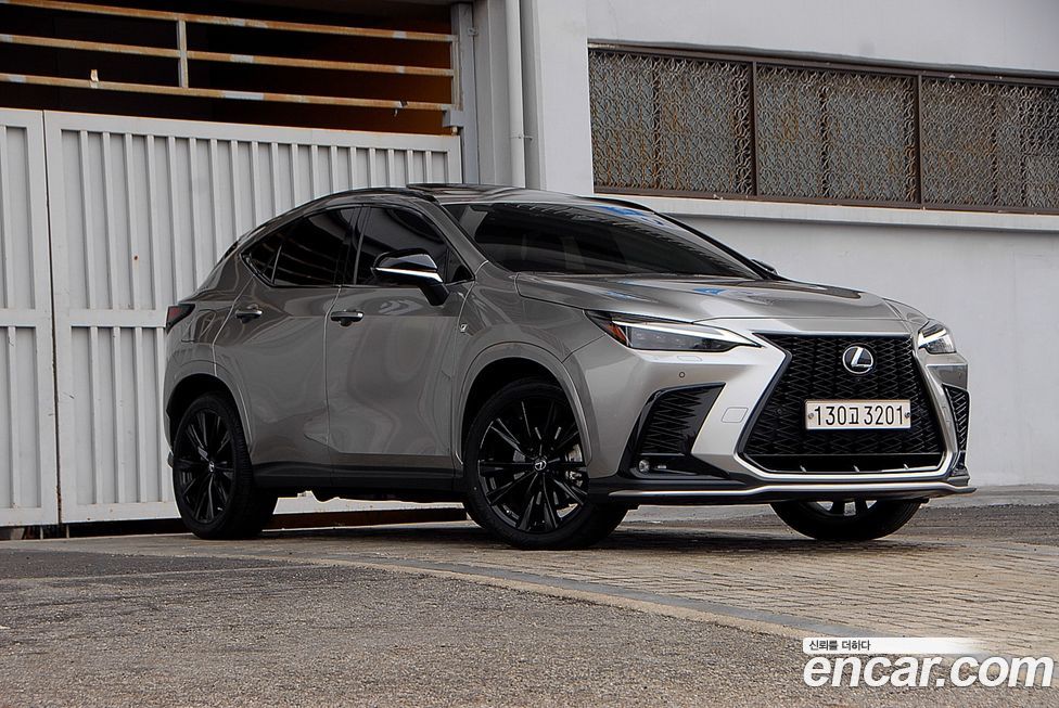 Lexus NX 2023