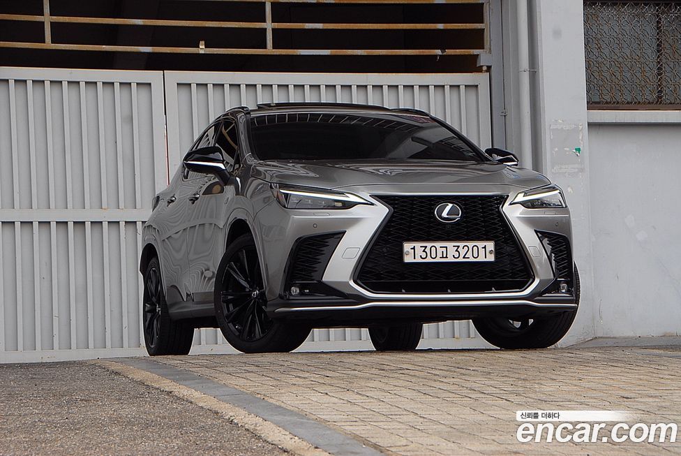 Lexus NX 2023