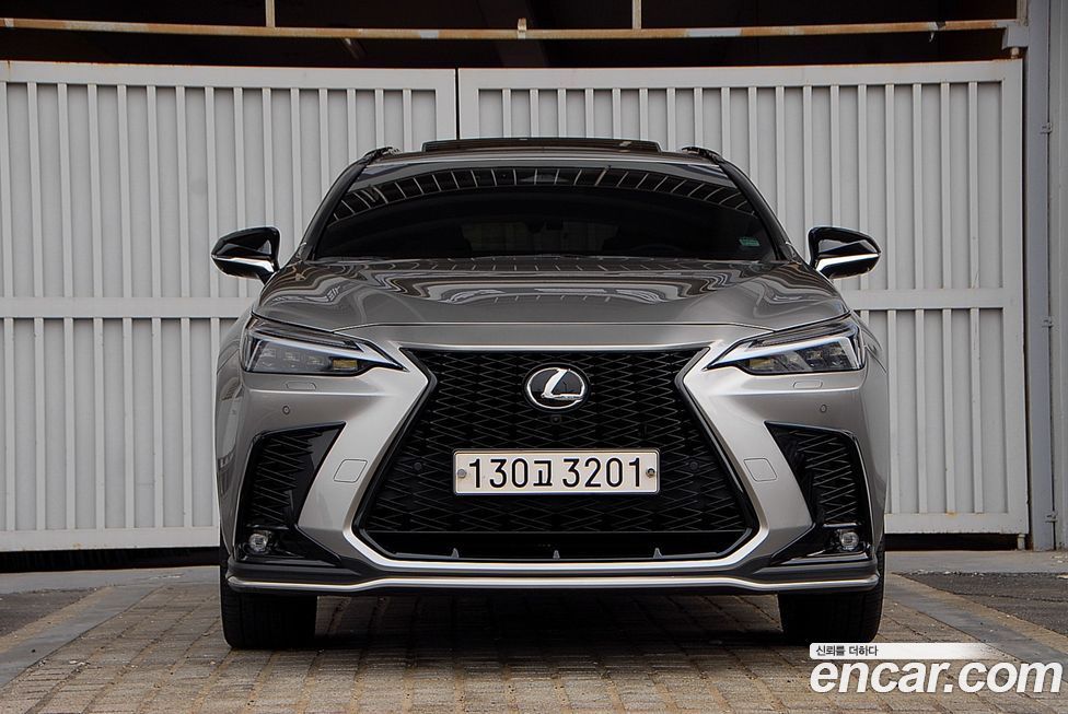 Lexus NX 2023