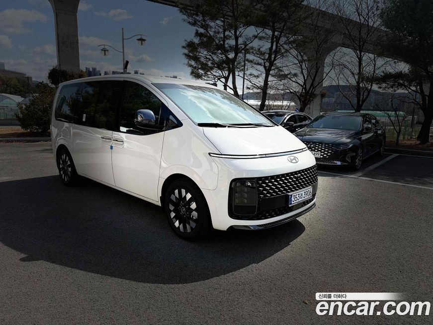 Hyundai Staria 2025