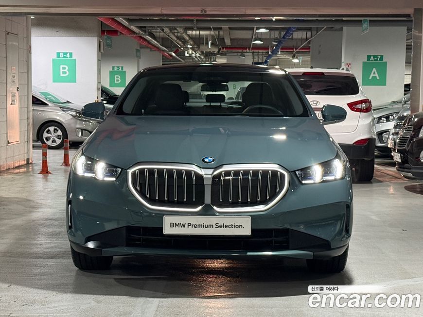 BMW 5-Series 2025