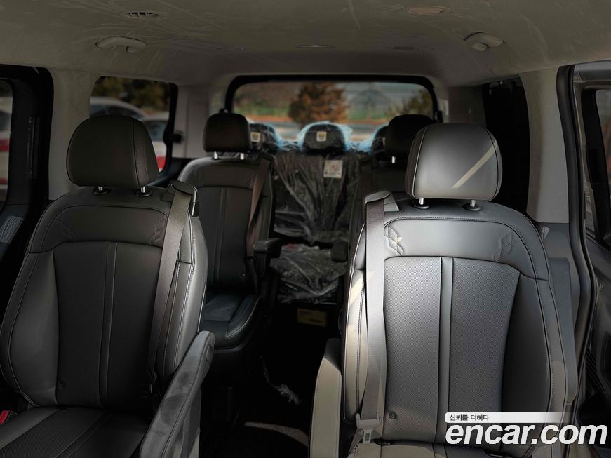 Hyundai Staria 2025