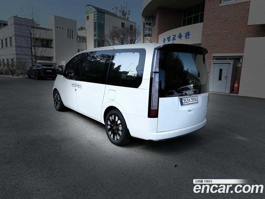 Hyundai Staria 2025