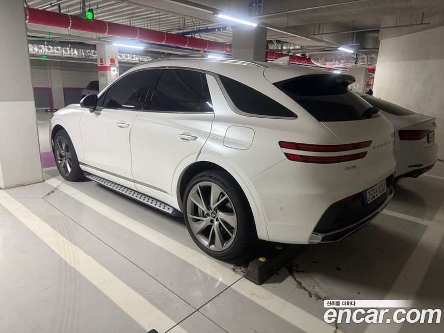 Genesis GV70 2025