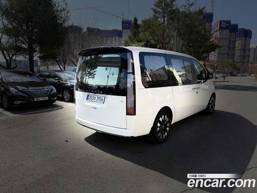 Hyundai Staria 2025